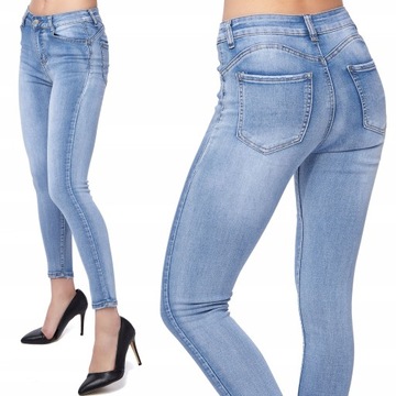 017_ XS/34_ MODELUJĄCE KLASYCZNE SPODNIE JEANS