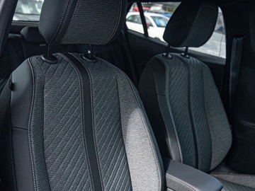 Peugeot 2008 II 2025 Od ręki - Allure e-DCS 1.2 mHEV 145KM / Pakiet Vision &amp; Drive Assist +, zdjęcie 4