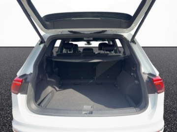 Volkswagen Tiguan Allspace SUV Facelifting 2.0 TSI 190KM 2022 Volkswagen Tiguan Allspace 2.0 TSI 190 KM 4Mot. R-Line DSG, Niski przebieg, zdjęcie 32
