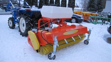 Zamiatarka walcowa z koszem 600/2000 Kubota Yanmar