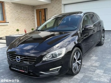 Volvo V60 I 2015 Volvo V60 Volvo V60 2.4 Hybryda Plug-in 220KM
