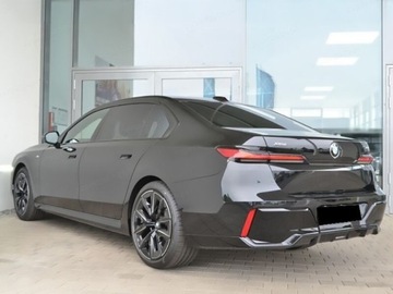 BMW Seria 7 G70 Sedan 3.0 40d 299KM 2025 BMW Seria 7 740d xDrive Sport Sedan 3.0 (299KM) 2025, zdjęcie 2