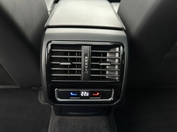 Volkswagen Passat B8 Variant Facelifting 2.0 TDI SCR 150KM 2023 Volkswagen Passat R-Line*DSG*Full Led*Panorama*, zdjęcie 26