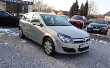 Opel Astra H Hatchback 5d 1.6 Twinport ECOTEC 105KM 2005 Opel Astra Instalacja LPG wazna do 2032 roku 1.6 BenzynaLPG 105KM, zdjęcie 1