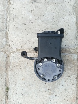 BMW E60 M57N2 3.0D ČERPADLO SERVA NÁDRŽ KOLO ŘEMENICE 7693974 135 BAR