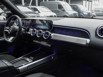 Mercedes GLB SUV 2.0 220d 190KM 2025 MERCEDES-BENZ GLB 220 d 4-Matic AMG Line 2.0 (190KM) 2025, zdjęcie 12