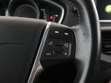 Volvo V40 II Hatchback Facelifting 2.0 D2 120KM 2016 Volvo V40 2.0d Automat Momentum Nawigacja Tempomat, zdjęcie 27
