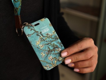 Обложка для карты/удостоверения - В. Ван Гог, Цветущее миндальное дерево (КАРМАНИ)