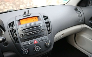 Kia Ceed I Hatchback 1.4 109KM 2009 Kia Ceed Kia Ceed I Kia Ceed I 1.4 1,4 16V KLimatyzacja Multifunkcja Kompu, zdjęcie 22