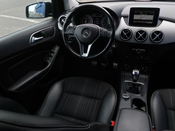 Mercedes Klasa B W246 Sports Tourer 180 BlueEFFICIENCY 122KM 2013 Mercedes B B 180, Skóra, Navi, Xenon, Bi-Xenon, zdjęcie 6