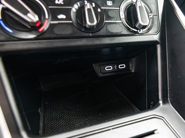 Volkswagen Polo VI Hatchback 5d Facelifting 1.0 TSI 95KM 2022 VOLKSWAGEN Polo 1.0 TSI Life Hatchback 95KM 2022, zdjęcie 17