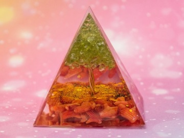 ПИРАМИДА ОРГОНИТ ОЛИВИН КРАСНЫЙ КОРАЛЛ ДЕРЕВО ТРАНСФОРМАЦИЯ ЧАКРЫ 5 см