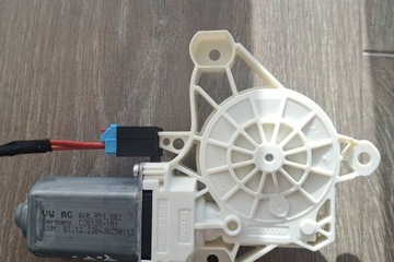 MOTOREK OKNO PŘEDNÍCH PRAVÝCH DVEŘE SKODA ENYAQ IV SUV (5AC, 5AZ)