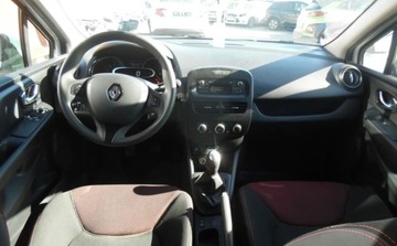 Renault Clio IV Hatchback 5d ENERGY dCi 90KM 2015 Renault Clio 2015r, 1.5DCI, Uszkodzony tyl i delikatnie przod. Jezdzi, zdjęcie 5