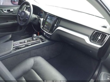 Volvo S60 III 2024 Volvo S60 B5 Core Dark Theme 2024 2.0L 2.0 Benzyna 247KM, zdjęcie 9