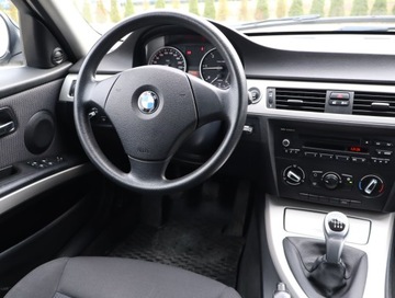 BMW Seria 3 E90-91-92-93 Touring E91 2.0 316d 115KM 2011 BMW 3 316 d, Klima, Parktronic,ALU, zdjęcie 6