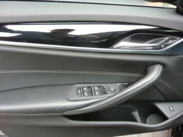 BMW Seria 5 G30-G31 Limuzyna 520d 190KM 2017 BMW 520 D*X-Drive*2.0, zdjęcie 34