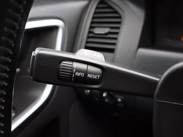 Volvo XC60 I SUV 2.0 D3 163KM 2010 Volvo XC60 D3, Automat, Skóra, Xenon, Bi-Xenon, zdjęcie 17