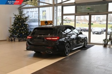 Mercedes Klasa C W206 2023 Mercedes-Benz Klasa C FV23Kierownica SupersportowaPodswietlane listwy prog, zdjęcie 17