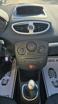 Renault Clio III Hatchback 5d 1.6 i 16V 88KM 2005 Renault Clio Benzyna 1.6, zdjęcie 18