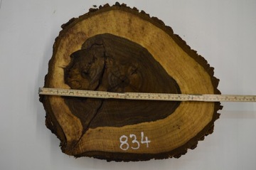 Столешница из доски куска ореха 46x41 гр.6