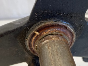 HONDA CA 125 REBEL 95-01 PÓŁKA DOLNA ZAWIESZENIA AMORTYZATORÓW