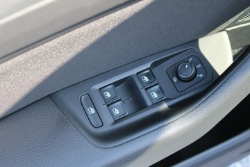 Volkswagen Passat B8 Limousine Facelifting 2.0 TDI SCR 150KM 2021 Volkswagen Passat ESSENCE LED F-vat, zdjęcie 14