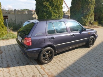 Volkswagen Golf III Hatchback 1.6 75KM 1997 Volkswagen Golf III, zdjęcie 9
