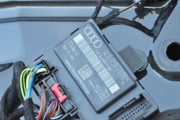 AUDI Q7 4L DVEŘE LEVÝ PŘEDNÍ LZ9Y