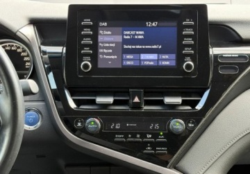 Toyota Camry IX Sedan 2.5 Hybrid Dynamic Force 218KM 2021 Toyota Camry salon Polska, FV-VAT 23, serwis ASO, Gwarancja 2.5 Hybryda, zdjęcie 22