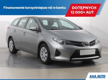 Toyota Auris II Touring Sports 1.3 Dual VVT-i 100 99KM 2014 Toyota Auris 1.3 Dual VVT-i, Salon Polska