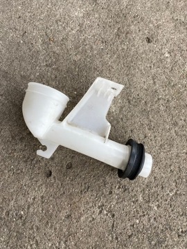 WLEW PŁYNU SPRYSKIWACZY PEUGEOT 308 II T9 9800715580