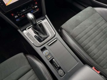Volkswagen Passat B8 Variant Facelifting 2.0 TDI SCR 150KM 2023 Volkswagen Passat TDI 150KM Elegance LED Matrix Nawigacja Martwe pole, zdjęcie 20