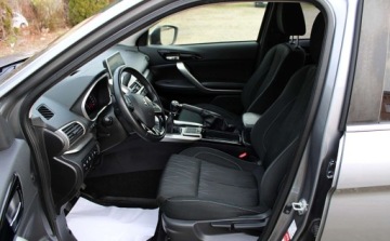 Mitsubishi Eclipse Cross SUV 1.5 T 163KM 2018 Mitsubishi Eclipse Cross Bogato Wyposazony Bezwypadkowy 1.5 Benzyna, zdjęcie 12