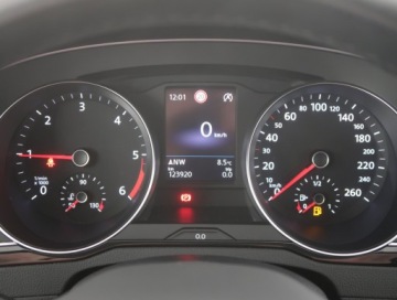 Volkswagen Passat B8 Variant Facelifting 2.0 TDI SCR 150KM 2023 VW Passat 2.0 TDI, Salon Polska, 1. Właściciel, zdjęcie 10