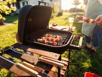 САДОВЫЙ УГОЛЬНЫЙ ГРИЛЬ С 2 КРЫСАМИ, ШПЦЕНАМИ, КОЛЕСАМИ