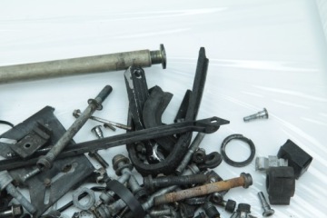 TRIUMPH SPEED TRIPLE 955I 00-04 БОЛТЫ ВИНТЫ