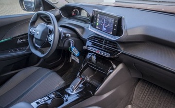 Peugeot 2008 II SUV 1.2 PureTech 130KM 2022 Peugeot 2008 Allure 130KM Automat FV23 1.2 Benzyna 130KM, zdjęcie 8