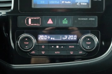 Mitsubishi Outlander III SUV Facelifting 2015 2.0 MIVEC 150KM 2016 Mitsubishi Outlander 2.0, Salon Polska, zdjęcie 9
