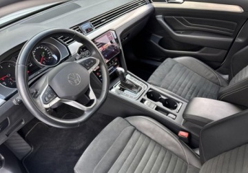 Volkswagen Passat B8 Variant Facelifting 2.0 TDI SCR 150KM 2023 Volkswagen Passat Variant SalonPL Elegance 2.0TDI 150KM Podg.Fotele NAVI T, zdjęcie 9