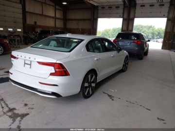 Volvo S60 III 2024 Volvo S60 Recharge Plug-In Hybrid T8 Core Dark Theme 2024 2.0l 2.0 Hybryda, zdjęcie 5