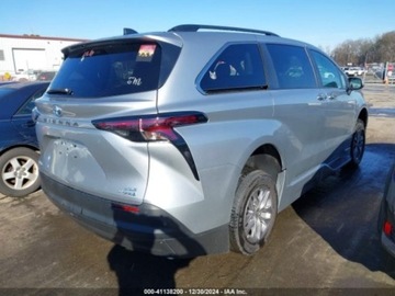 Toyota Sienna III 2023 Toyota Sienna 2023r., 2.5L 2.5 Benzyna 189KM, zdjęcie 3