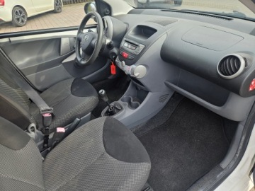Toyota Aygo I Hatchback 3d 1.0 VVT-i 68KM 2010 Toyota Aygo 1.0 klimatyzacja, zdjęcie 5