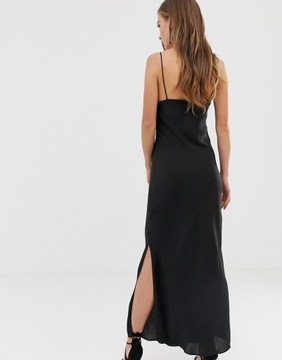 Czarna satynowa sukienka maxi na ramiączkach 40