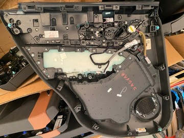 JAGUAR F-PACE X761 LIFT 2021 PRAWA TAPICERKA BOCZEK DRZWI TYŁ MERIDIAN