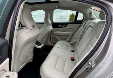 Volvo S60 III Sedan 2.0 T6 310KM 2019 Volvo S60 Volvo S60 T6 AWD Inscription 2.0 Benzyna 310KM, zdjęcie 17