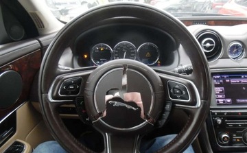 Jaguar XJ VII X351 Sedan SWB 3.0L V6D 600 275KM 2012 Jaguar XJ 2012r, 3.0 Diesel, AUTOMAT, Uszkodzony prawy bok, Jezdzi. 3.0, zdjęcie 17