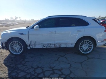 Bentley Bentayga 2021 Bentley Bentayga V8 2021 4.0l 4.0 Benzyna 542KM, zdjęcie 2