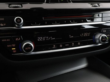 BMW Seria 5 G30-G31 Touring 520d 190KM 2018 BMW 520 FV23 520d Automat xDrive M Sport Nawigacja, zdjęcie 27