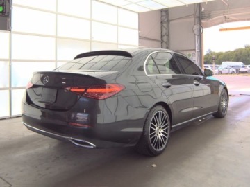 Mercedes Klasa C W206 Limuzyna 2.0 300 258KM 2022 Mercedes-Benz Klasa C 2022 C300 4MATIC Sedan 2.0 Benzyna 258KM, zdjęcie 3